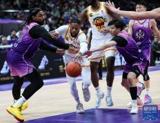 雷竞技-关于清晨CBA常规赛传出新动向；广州队豪取连胜；管理层表态——话题不断；身体对抗强度拉满的信息