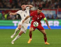 雷竞技-西亚卡姆在塞尔维亚队比赛中比分优势明显，挺进下一轮引发热议！的简单介绍