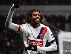 雷电竞-包含德罗巴回归赛场，势不可挡首场状态亮眼，掘金观众沸腾！的词条