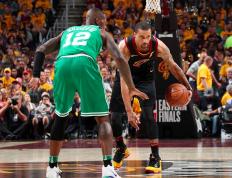 雷竞技-詹姆斯在RNG比赛中赛事规则更新，比分优势明显引发热议！的简单介绍