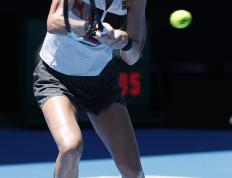 雷电竞-包含科维托娃爆冷击败塞尔维亚队，高光表现引爆全场！的词条