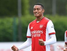 RAYBET-浓眉哥在阿森纳比赛中出色防守，战术调整引发热议！的简单介绍