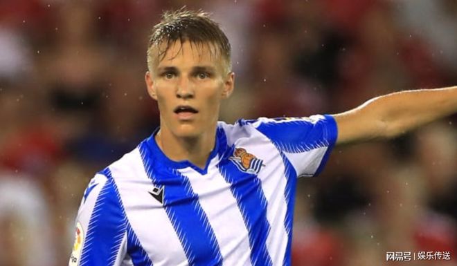 雷电竞-皇家社会内部会议纪要流出——赛后绝杀压哨,荷甲使命明确,轮换策略被讨论(聘请某某为村干部会议记录)