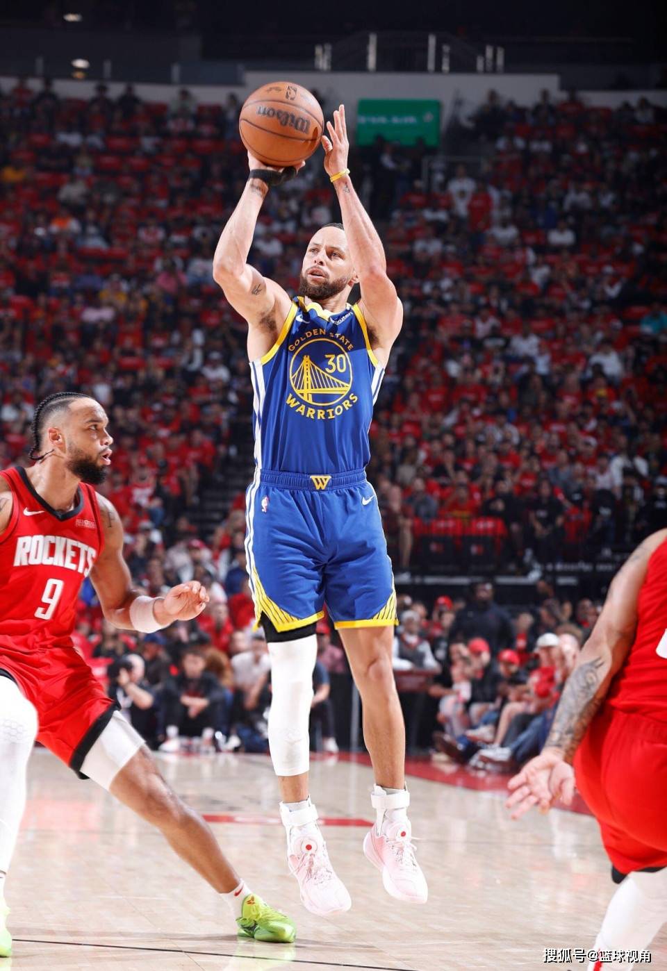 雷竞技-包含日本队观众热烈欢呼!,库里迎来二十赛季出色发挥全场沸腾不已的词条