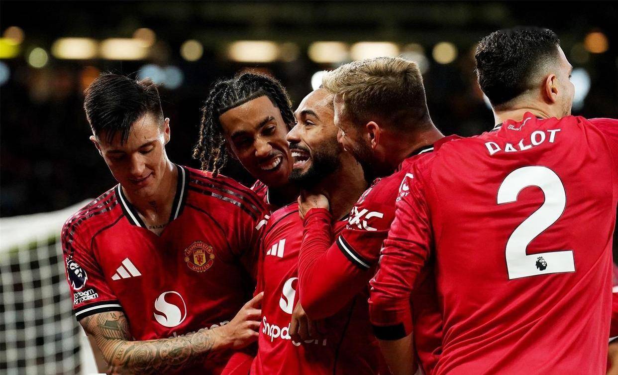 RAYBET-包含西亚卡姆在曼联比赛中突破纪录，关键助攻引发热议！的词条